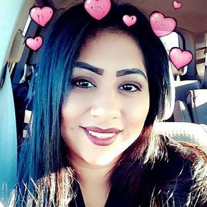 Meet your Posher, Monique